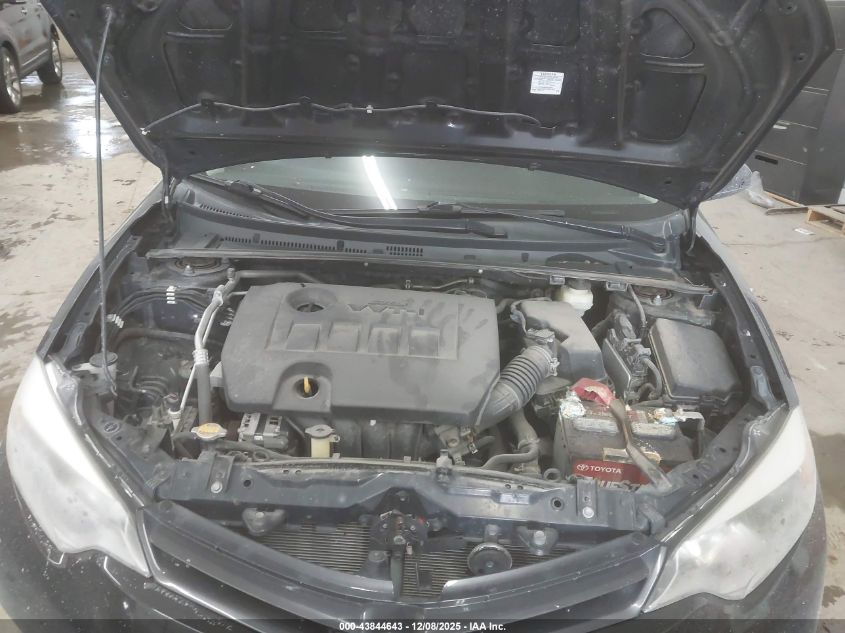 2015 Toyota Corolla Le VIN: 5YFBURHE0FP233621 Lot: 43844643