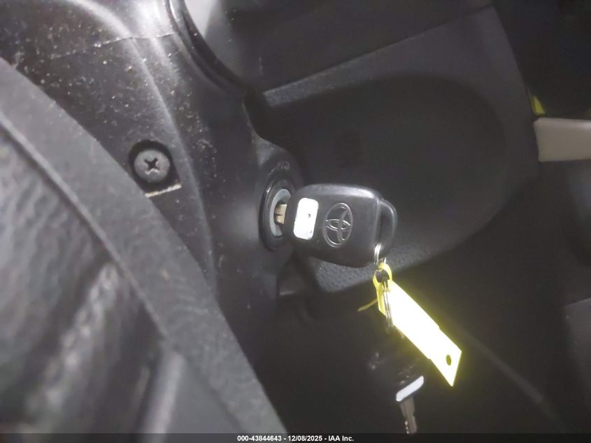 2015 Toyota Corolla Le VIN: 5YFBURHE0FP233621 Lot: 43844643