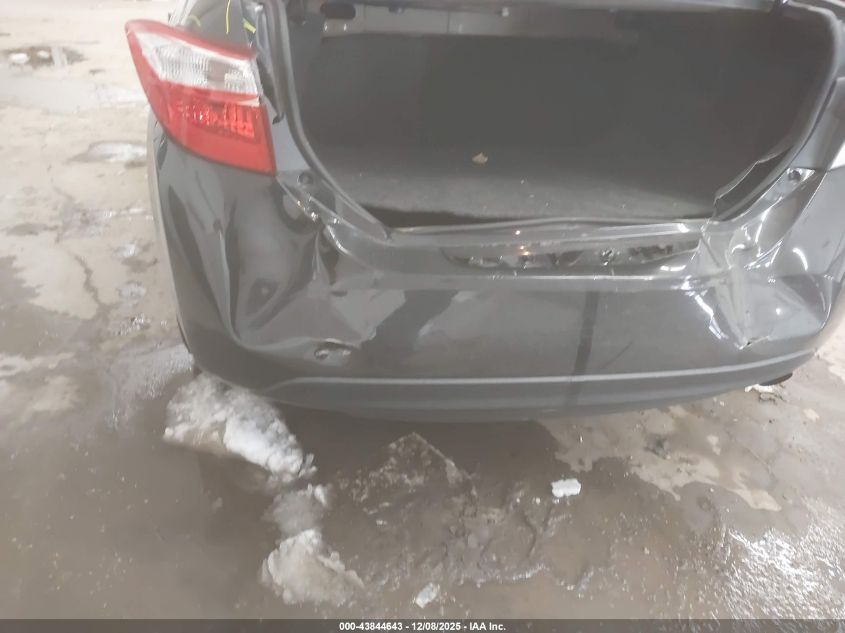 2015 Toyota Corolla Le VIN: 5YFBURHE0FP233621 Lot: 43844643