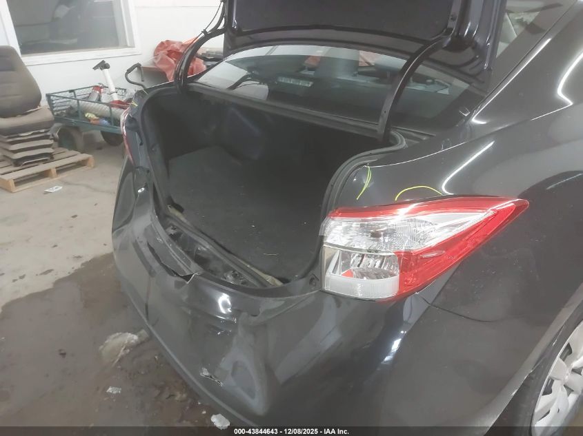 2015 Toyota Corolla Le VIN: 5YFBURHE0FP233621 Lot: 43844643