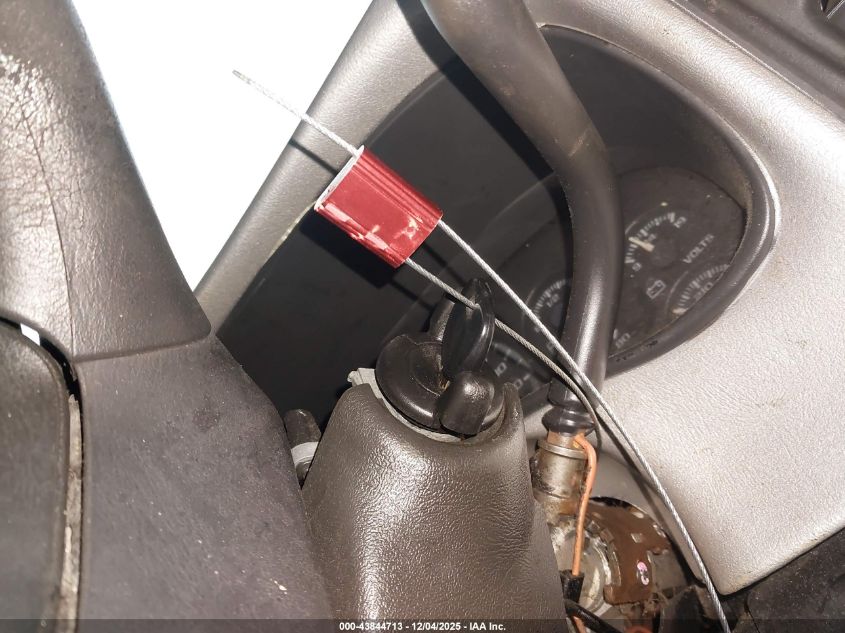 2000 Chevrolet Silverado 1500 VIN: 1GCEC14W3YZ133974 Lot: 43844713