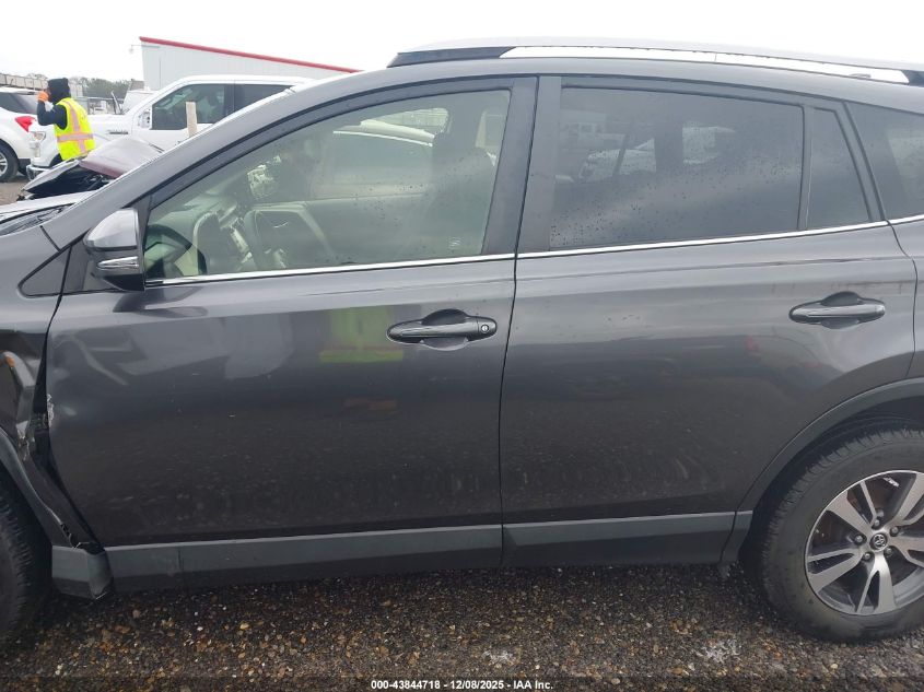 2017 Toyota Rav4 Xle VIN: JTMWFREV0HJ135485 Lot: 43844718