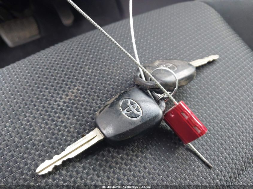 2017 Toyota Rav4 Xle VIN: JTMWFREV0HJ135485 Lot: 43844718