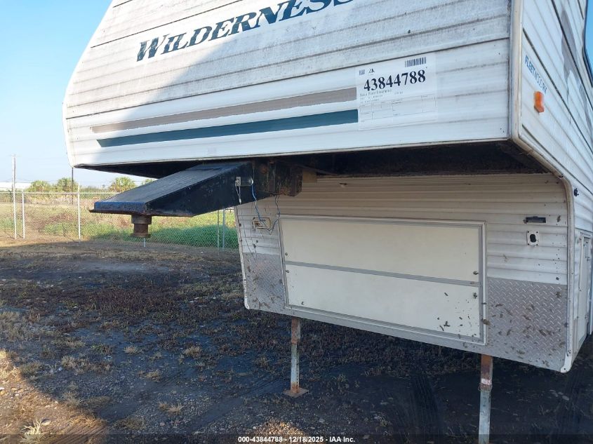 2004 Wilderness 275Cks VIN: 1ED5C272342968433 Lot: 43844788