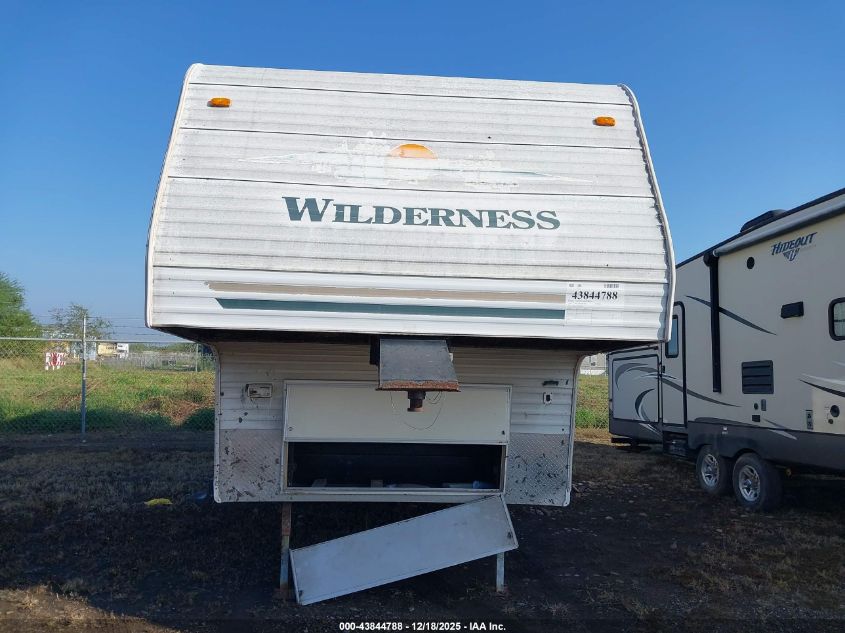 2004 Wilderness 275Cks VIN: 1ED5C272342968433 Lot: 43844788