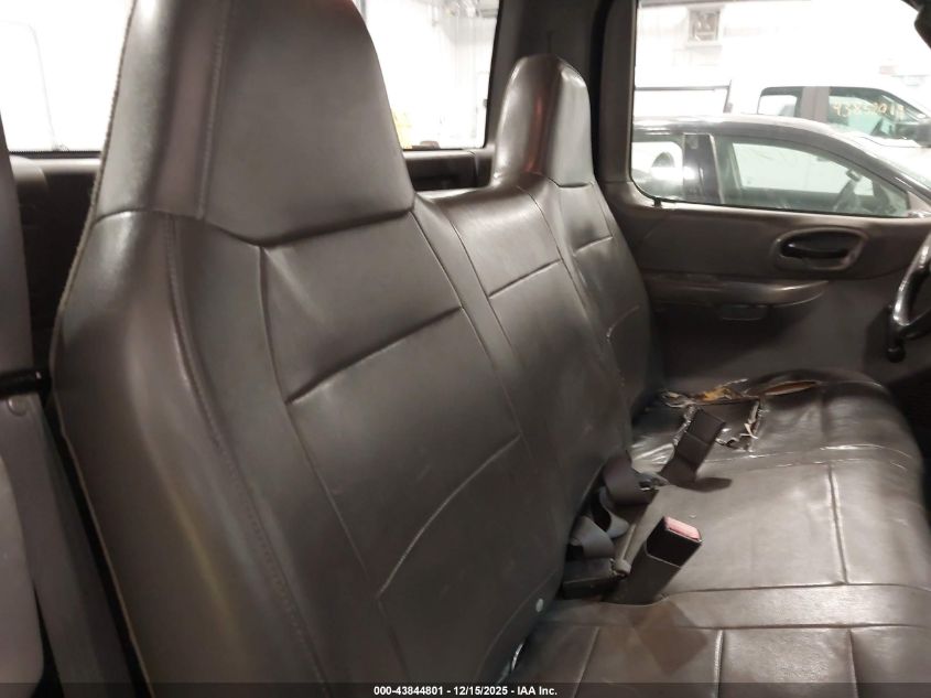 2004 Ford F-150 Heritage Xl/Xlt VIN: 2FTRF17204CA65822 Lot: 43844801