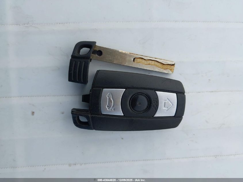 2007 BMW 328Xi VIN: WBAWC33547PD07070 Lot: 43844828