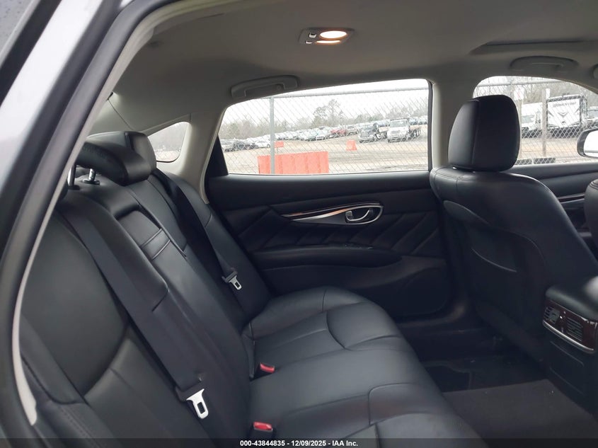 JN1BY1PP9FM601504 2015 INFINITI Q70 photo no. 8