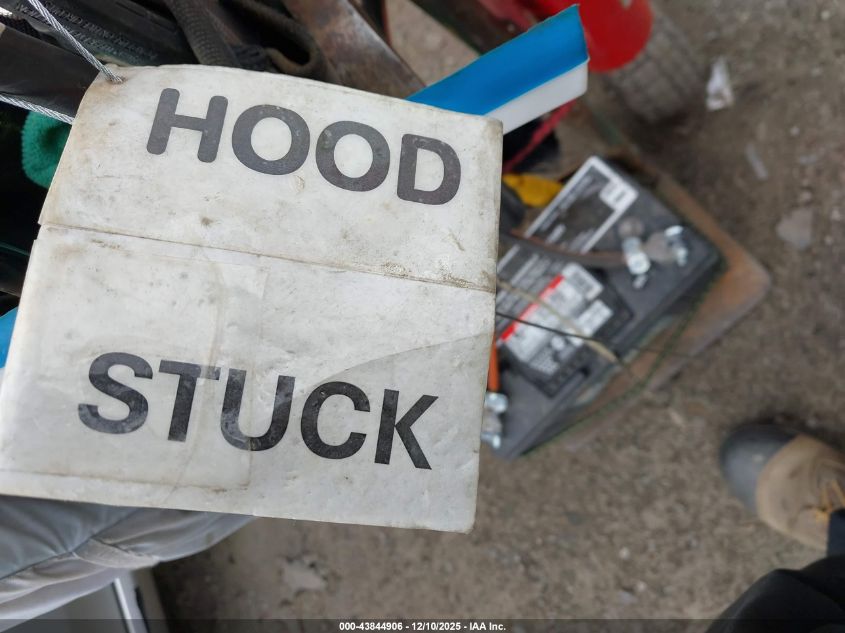 2005 Chevrolet Tahoe Lt VIN: 1GNEK13T55J197607 Lot: 43844906