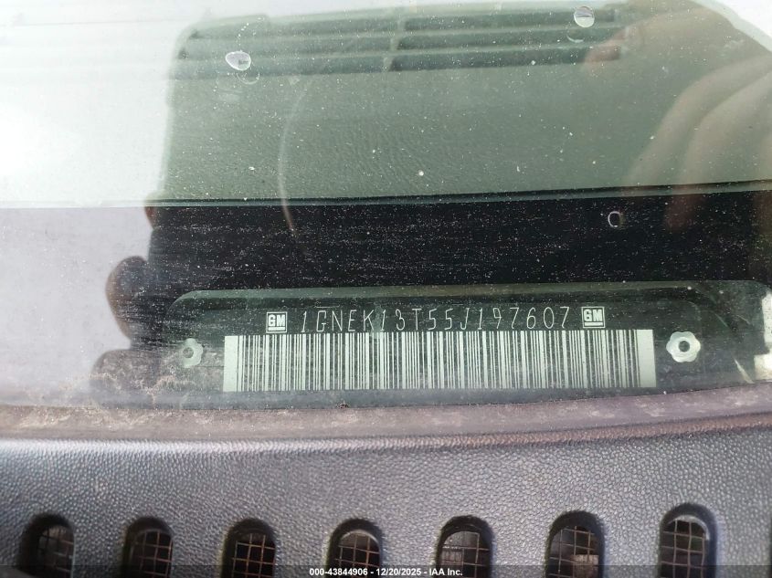2005 Chevrolet Tahoe Lt VIN: 1GNEK13T55J197607 Lot: 43844906