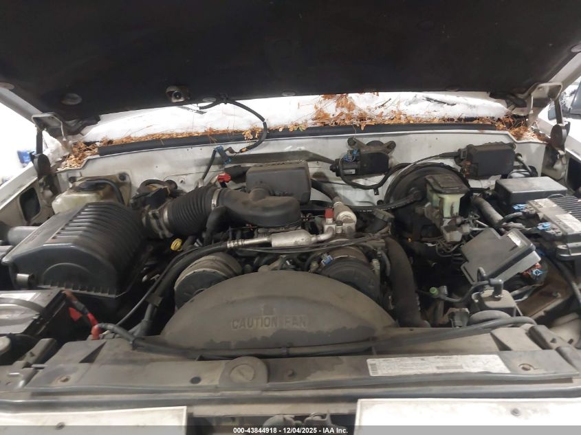 1999 Cadillac Escalade Standard VIN: 1GYEK13RXXR415861 Lot: 43844918