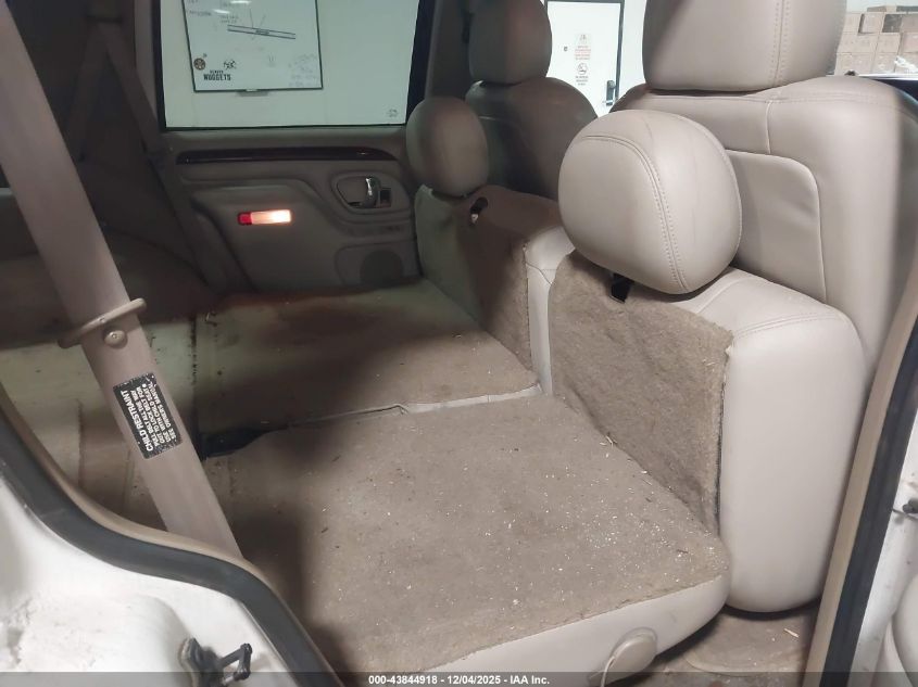 1999 Cadillac Escalade Standard VIN: 1GYEK13RXXR415861 Lot: 43844918