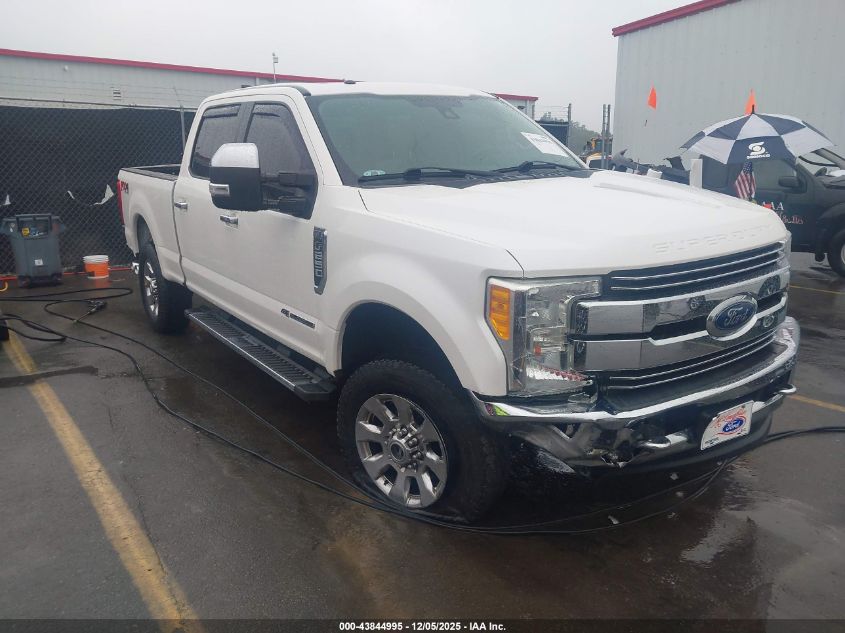 FORD F-250 LARIAT