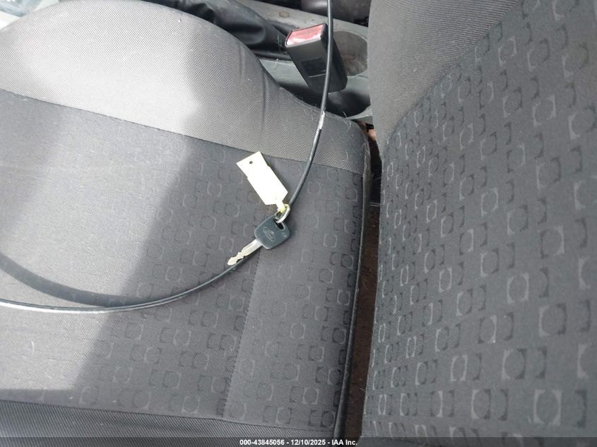 2000 Ford Focus Zx3 VIN: 3FAFP313XYR180119 Lot: 43845056