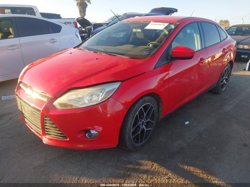 1FAHP3F28CL370422 2012 FORD FOCUS photo no. 2