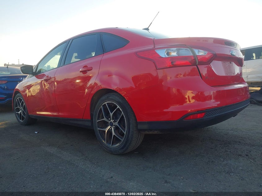 1FAHP3F28CL370422 2012 FORD FOCUS photo no. 3