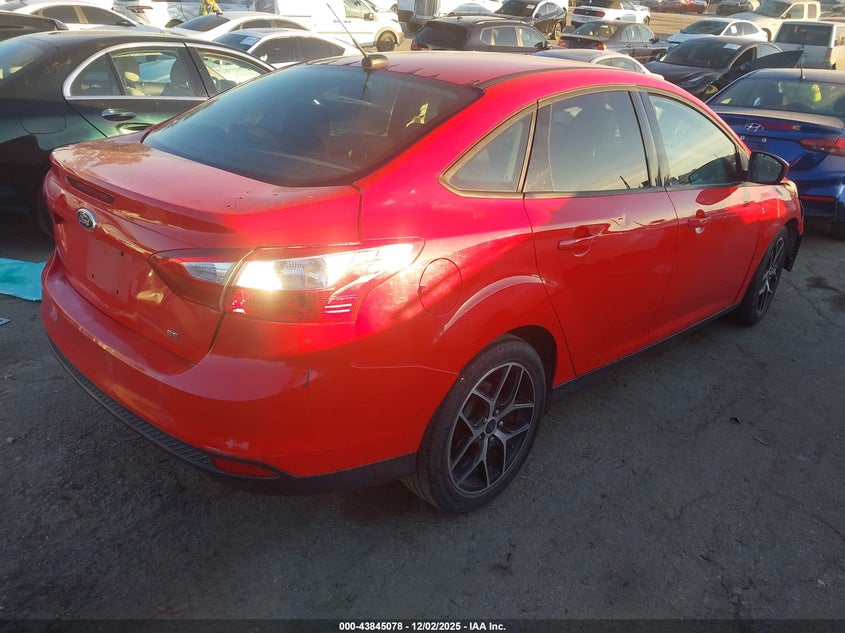 1FAHP3F28CL370422 2012 FORD FOCUS photo no. 4