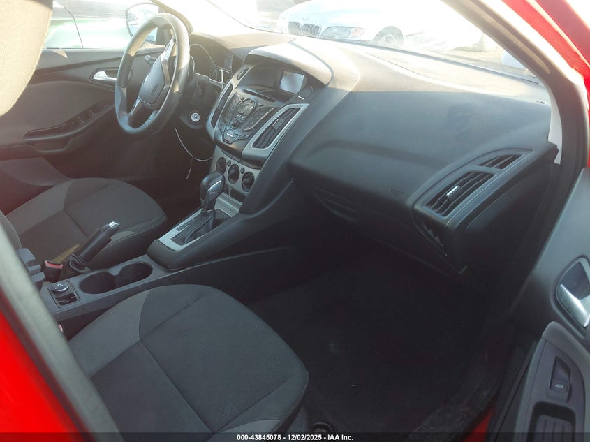 1FAHP3F28CL370422 2012 FORD FOCUS photo no. 5