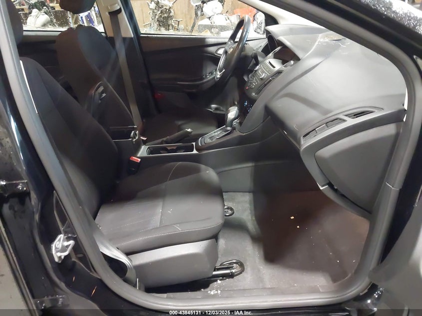 1FADP3F20GL401036 2016 FORD FOCUS photo no. 5