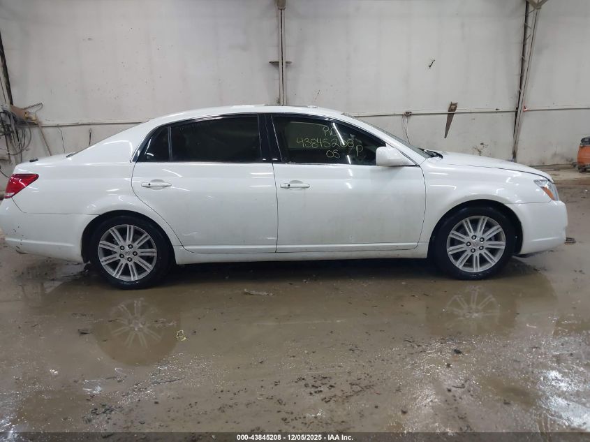 2005 Toyota Avalon Limited VIN: 4T1BK36B55U008961 Lot: 43845208