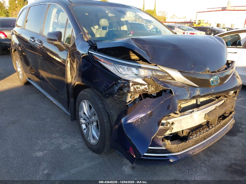 TOYOTA SIENNA LIMITED