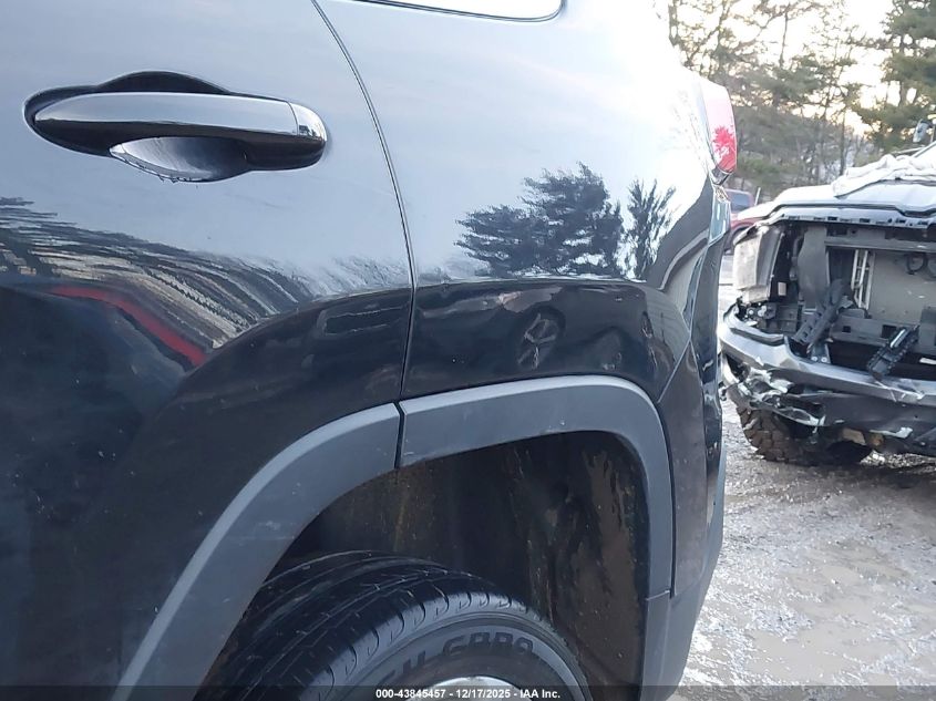 2016 Jeep Cherokee Latitude VIN: 1C4PJLCB3GW324139 Lot: 43845457