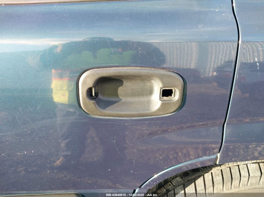 2005 Chevrolet Tahoe Ls VIN: 1GNEC13V05R144359 Lot: 43845515