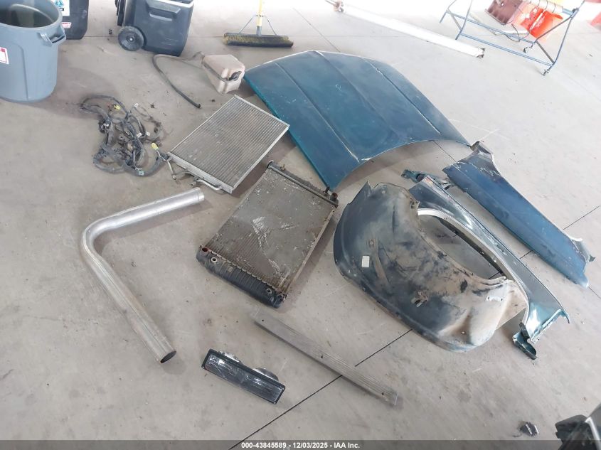 1998 GMC Sierra 1500 Sl Wideside VIN: 2GTEK19R2W1539269 Lot: 43845589