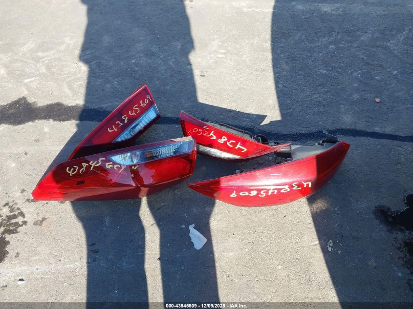 2017 Hyundai Elantra Se VIN: 5NPD84LF1HH091652 Lot: 43845609