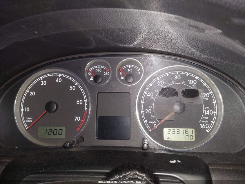 2002 Volkswagen Passat Glx VIN: WVWRH63B22P449366 Lot: 43845636