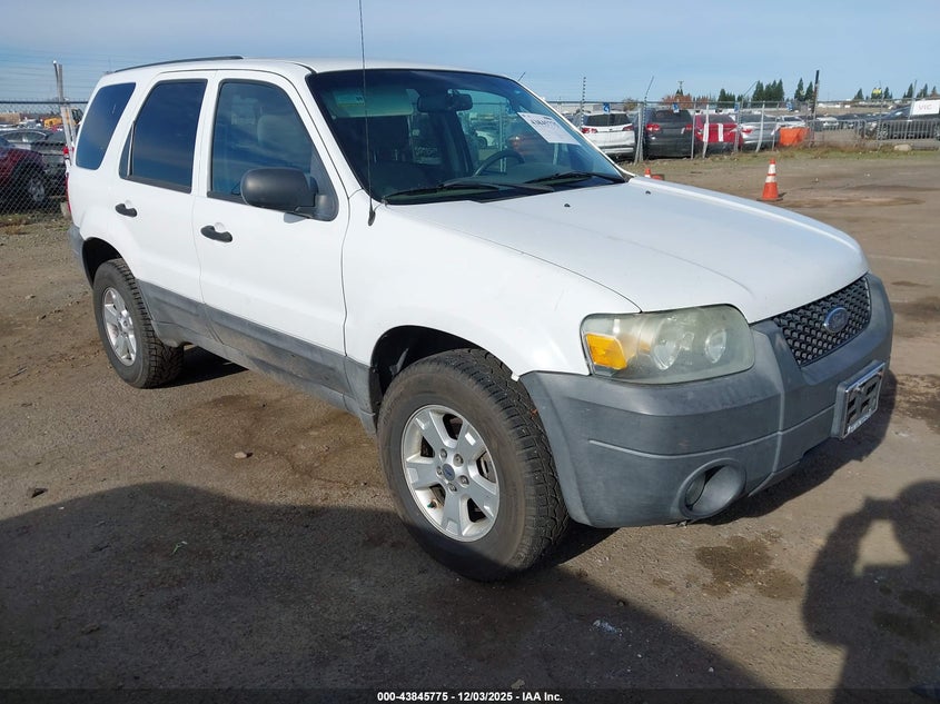 FORD ESCAPE 2005. Lot# 43845775. VIN 1FMYU93165KC91885. Photo 1