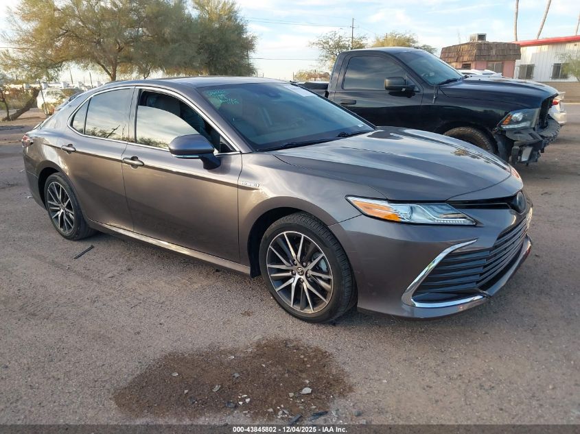 TOYOTA CAMRY HYBRID XLE HYBRID