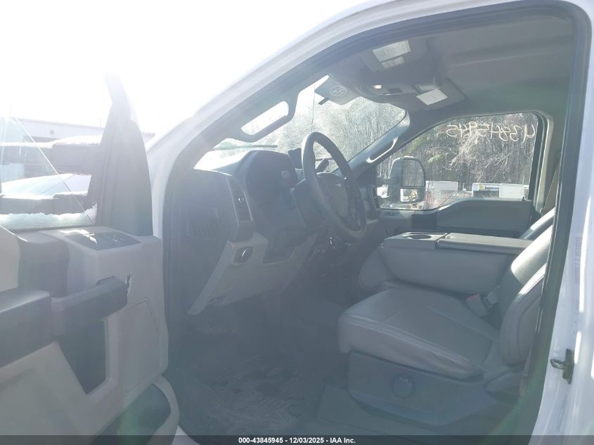 2017 Ford F-450 Chassis Xl VIN: 1FDUF4GY4HED12657 Lot: 43845945