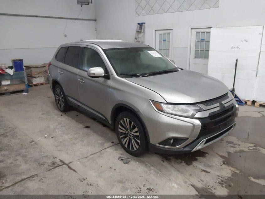 MITSUBISHI OUTLANDER SE