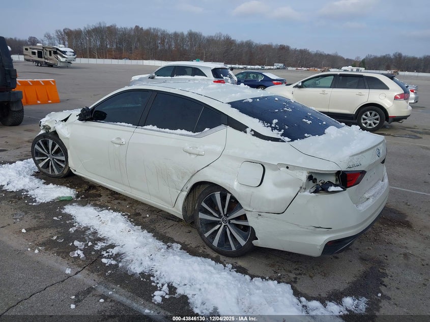 2019 NISSAN ALTIMA auction photo 3