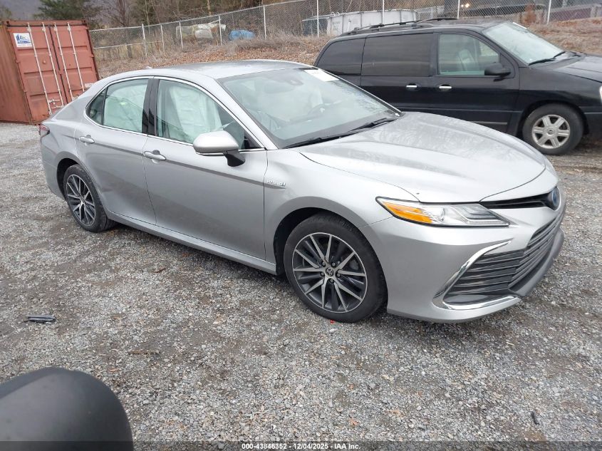 TOYOTA CAMRY HYBRID XLE HYBRID