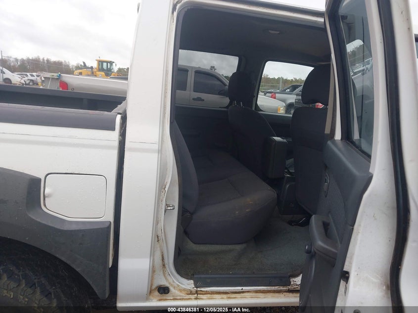 1N6ED27T42C385468 2002 NISSAN NAVARA (FRONTIER) photo no. 8