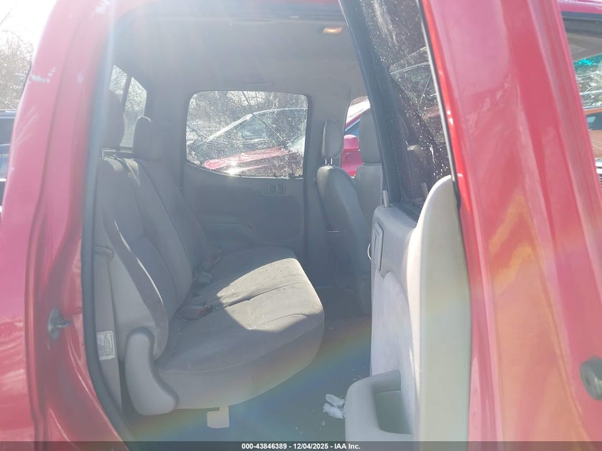 5TEGN92N31Z832236 2001 TOYOTA TACOMA photo no. 8