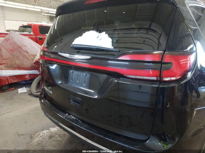 2024 Chrysler Pacifica Touring L VIN: 2C4RC1BG9RR167863 Lot: 43846584