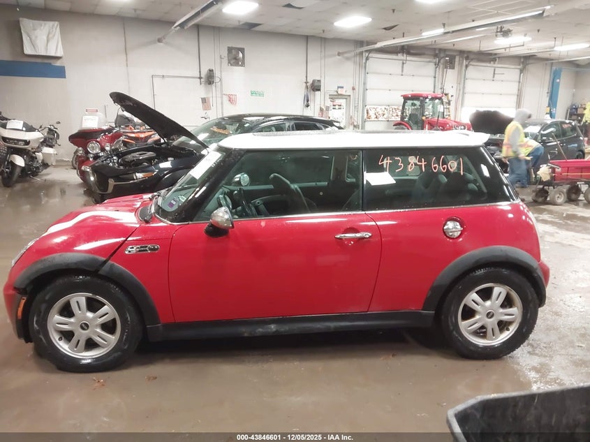 WMWRE33414TD81578 2004 MINI COOPER photo no. 14