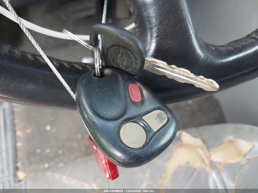 2002 Chevrolet Tahoe Z71 VIN: 1GNEK13Z92R290695 Lot: 43846630