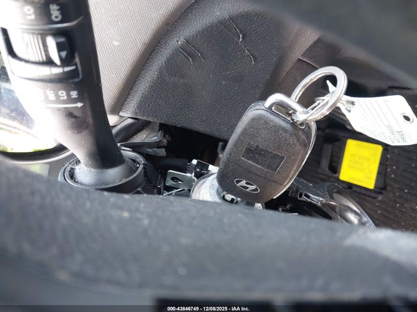 2017 Hyundai Santa Fe Sport 2.4L VIN: 5XYZUDLB5HG417541 Lot: 43846749