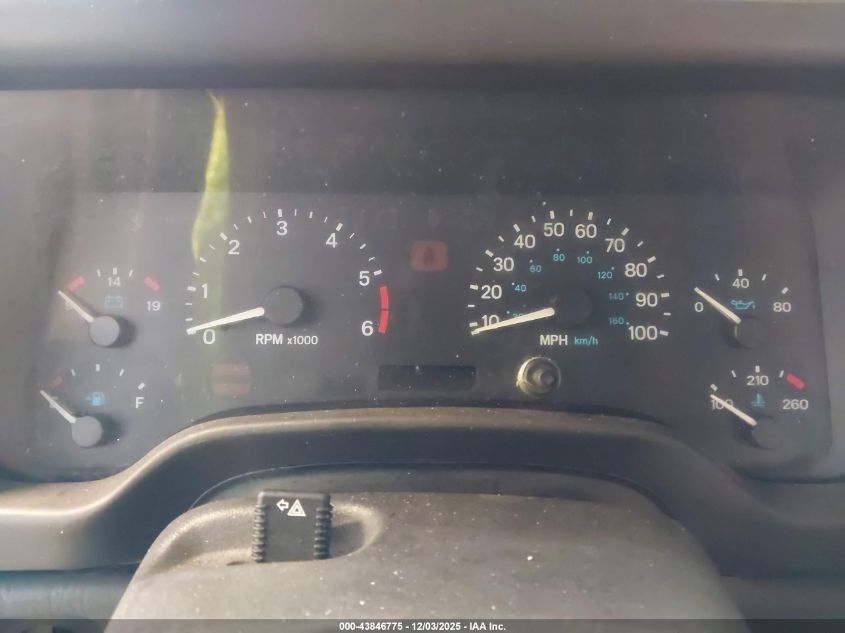 2000 Jeep Wrangler Se VIN: 1J4FA29P3YP756633 Lot: 43846775