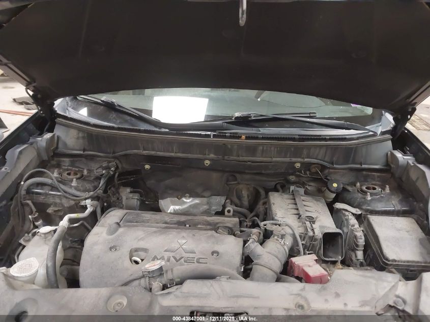 2018 Mitsubishi Outlander Sport 2.0 Es VIN: JA4AR3AU4JZ012592 Lot: 43847001