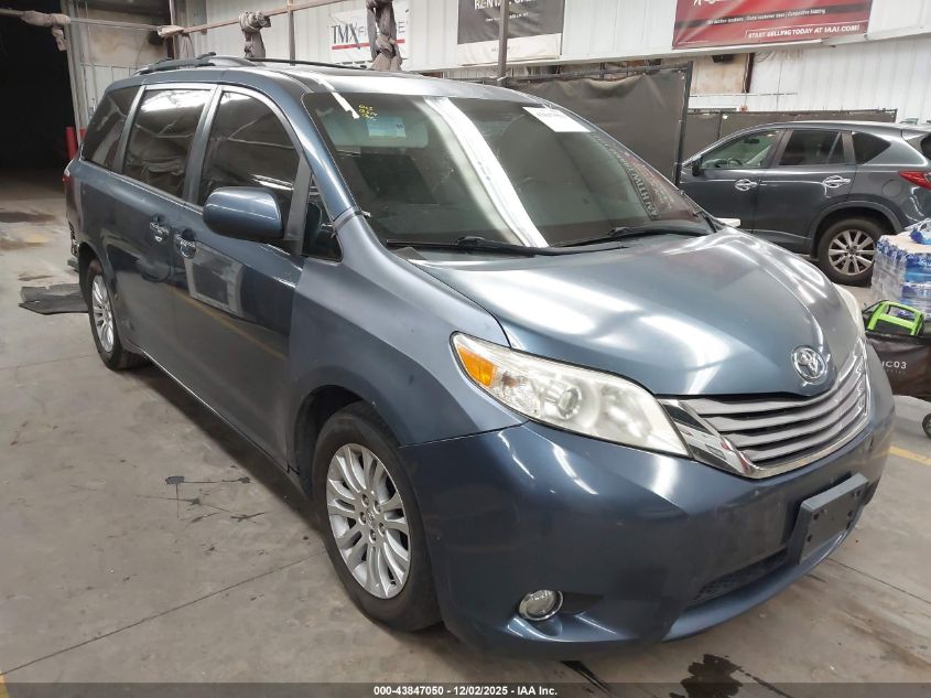 TOYOTA SIENNA XLE 8 PASSENGER