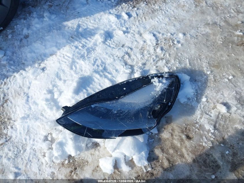 2022 Tesla Model Y Performance Dual Motor All-Wheel Drive VIN: 7SAYGDEF9NF383287 Lot: 43847126