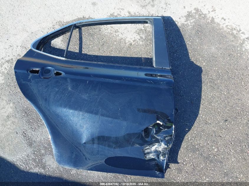 2018 Toyota Camry Le VIN: 4T1B11HK8JU624670 Lot: 43847162