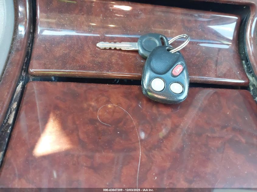 2005 Cadillac Escalade Standard VIN: 1GYEK63N75R256594 Lot: 43847209