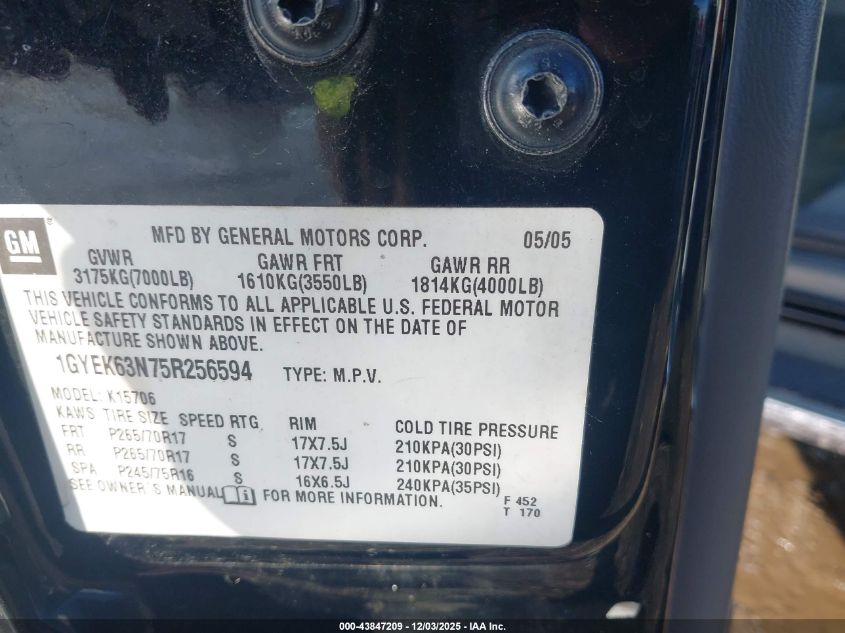 2005 Cadillac Escalade Standard VIN: 1GYEK63N75R256594 Lot: 43847209