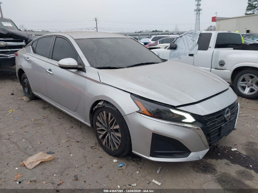 NISSAN ALTIMA SV FWD